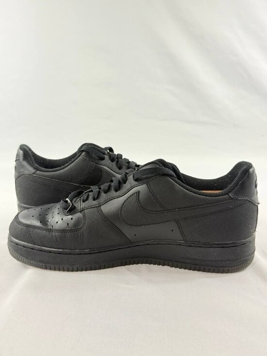 Size 11 - Nike Air Force 1 \'07 Low Triple Black main image 8